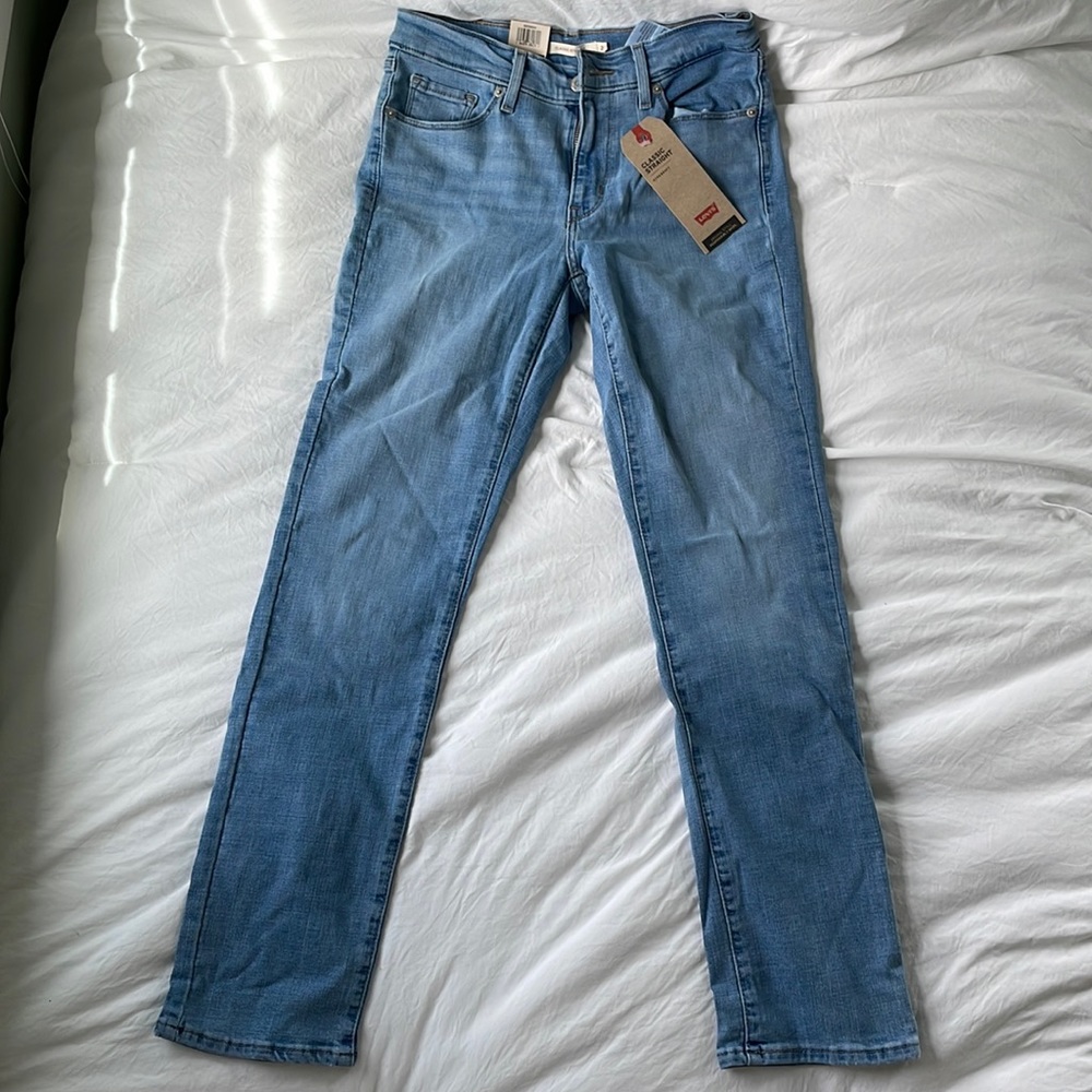 COPY - Classic Straight Levi’s Jeans size 2 new with tags